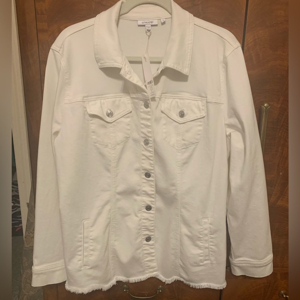 Chicos white jeans jacket sizer 3 (xl) new with tags.